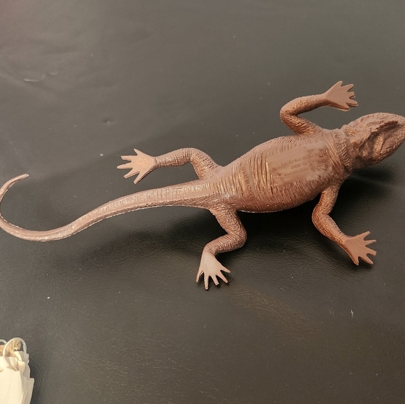 Greenbrier International Inc Lizard Reptile Plastic Made In China 8in - Picture 3 of 4